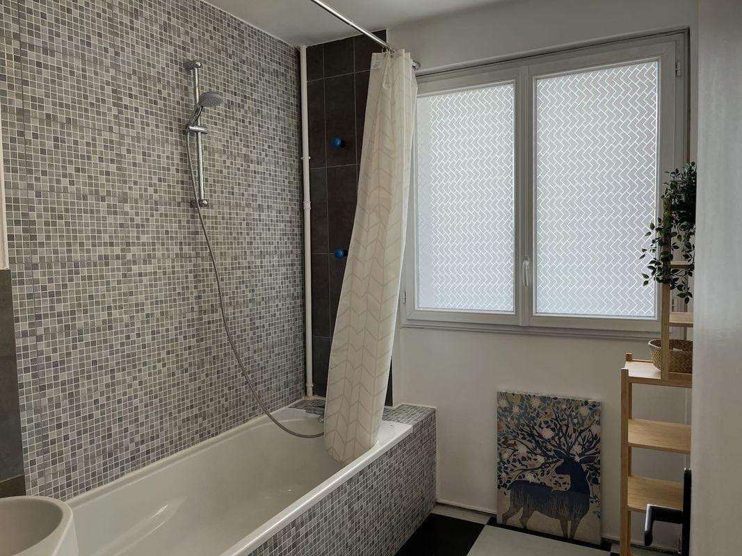 
                                                Location
                                                 Appartement 2 pièces - meublé
