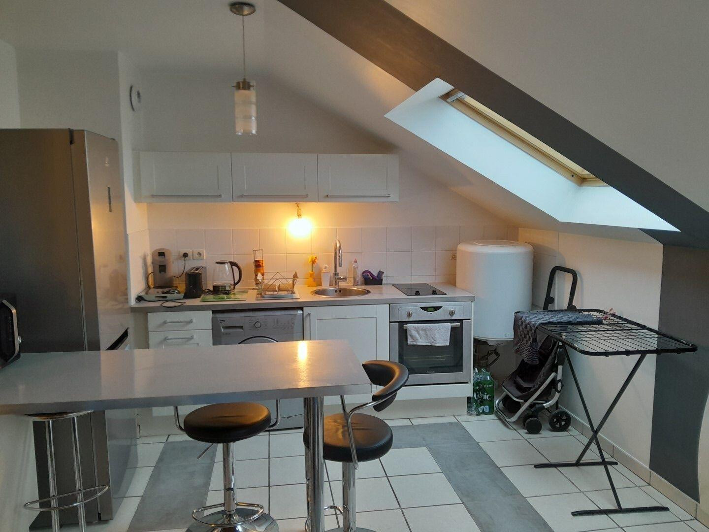 
                                                Location
                                                 Appartement 2 pièces meublé à louer