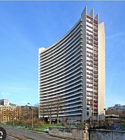 
                                                Location
                                                 Appartement 2 pièces meublé à louer (Tour Orphée)