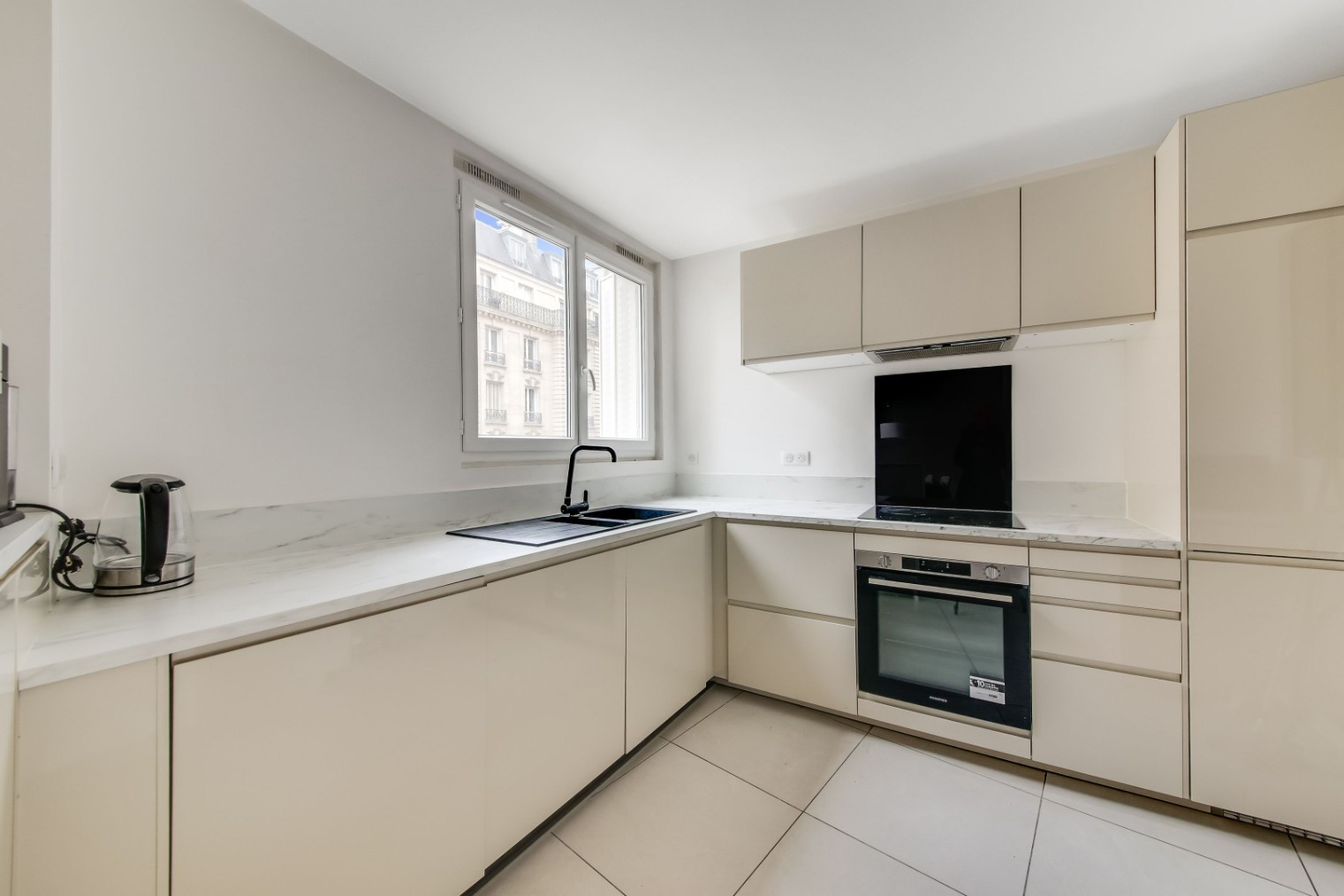 
                                                Location
                                                 Appartement 2 pièces meublé – Coeur de Passy