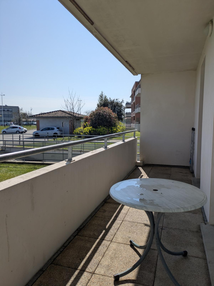 
                                                Location
                                                 Appartement 2 pièces meublé dans résidence calme