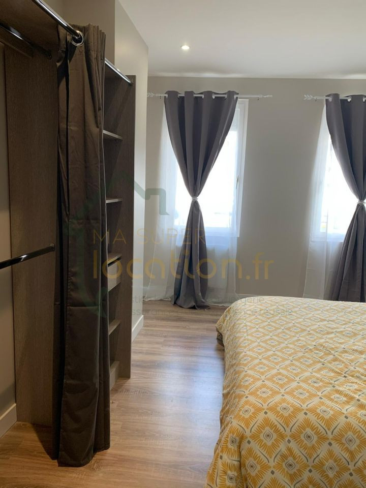 
                                                Location
                                                 Appartement 2 pièces meublé et rénové