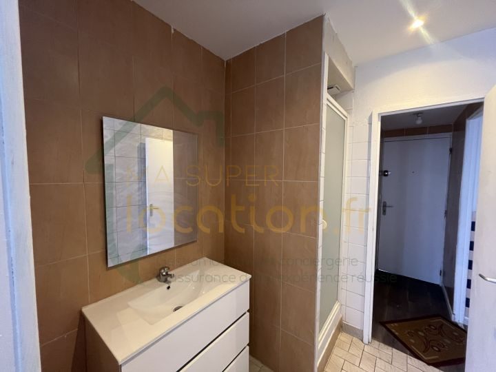 
                                                Location
                                                 Appartement 2 pièces meublé proche IUT