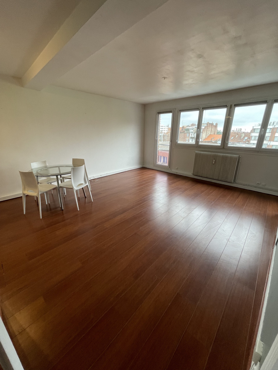 
                                                Location
                                                 Appartement 2 pièces non meublé Lille Centre - 259088