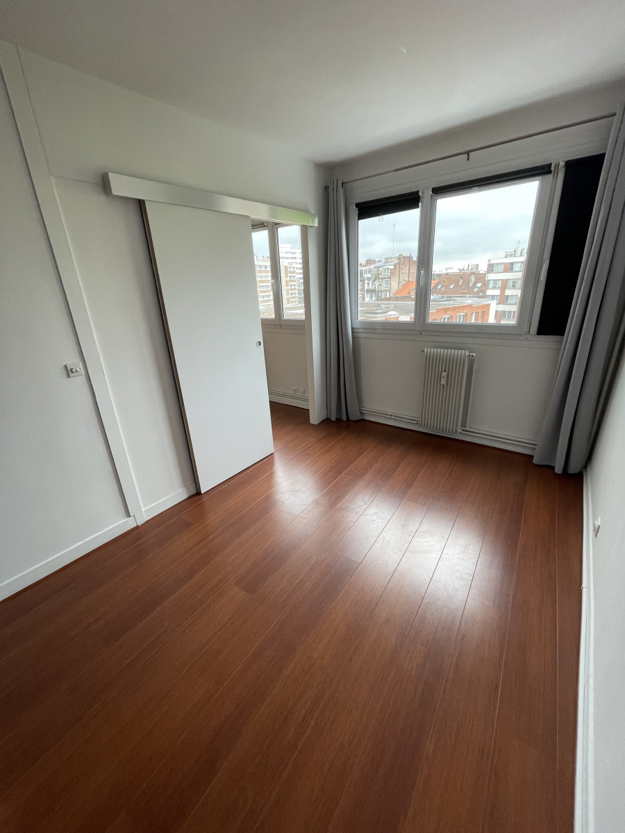 
                                                Location
                                                 Appartement 2 pièces non meublé Lille Centre - 259088