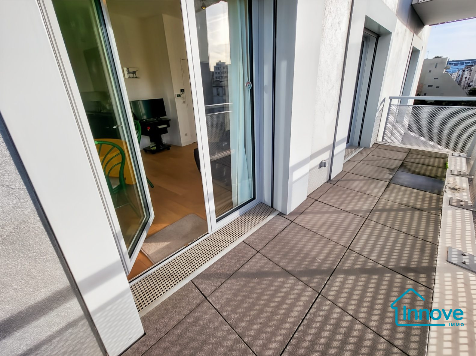 
                                                Vente
                                                 Appartement 2 pièces - Paris 14 - Balcon