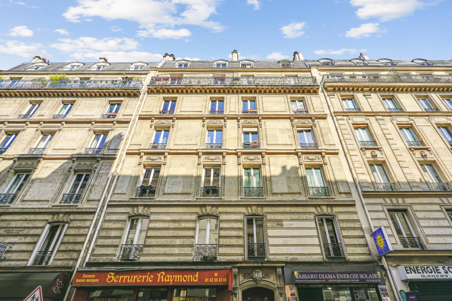 
                                                Vente
                                                 Appartement 2 pièces - 32,39 m2 - Paris 18e