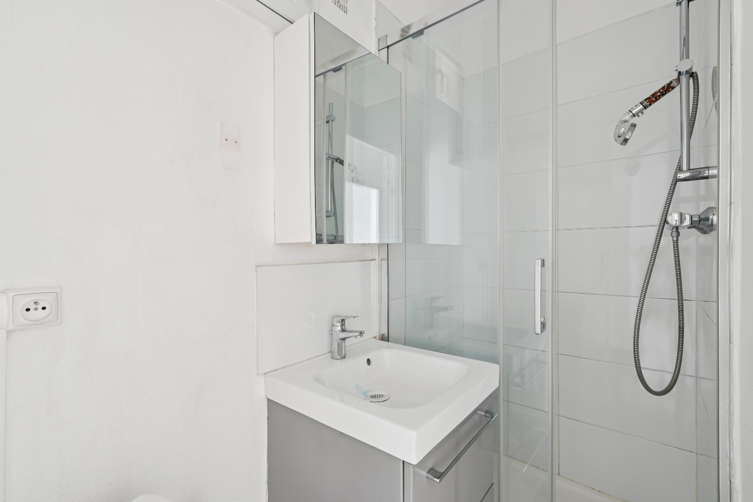 
                                                Vente
                                                 Appartement 2 pièces - Paris 18e