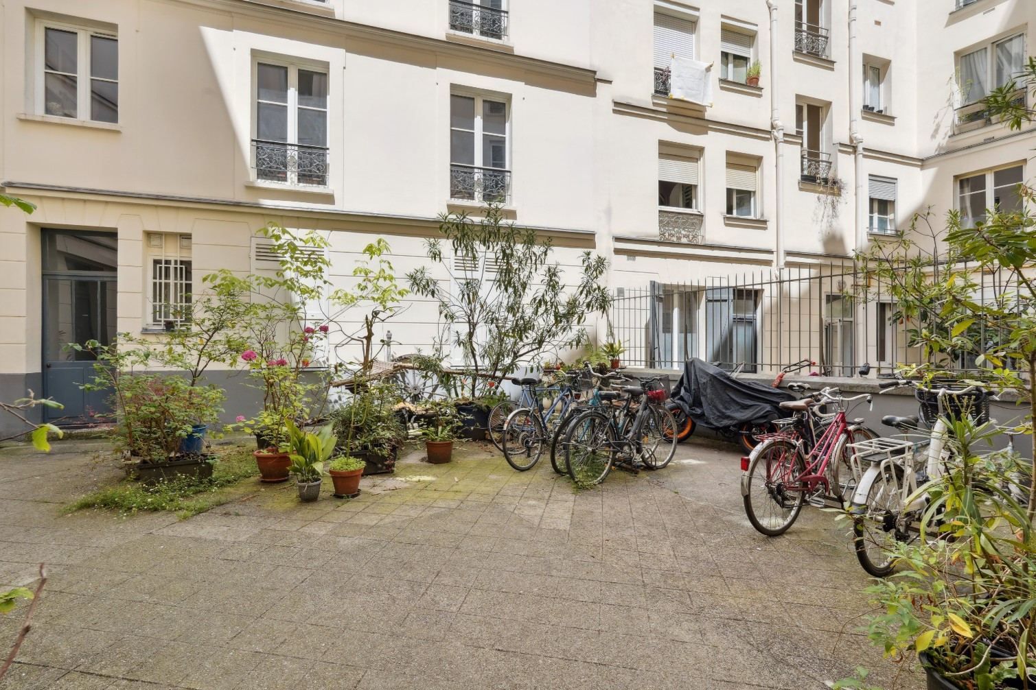 
                                                Vente
                                                 Appartement 2 pièces - Paris 18e