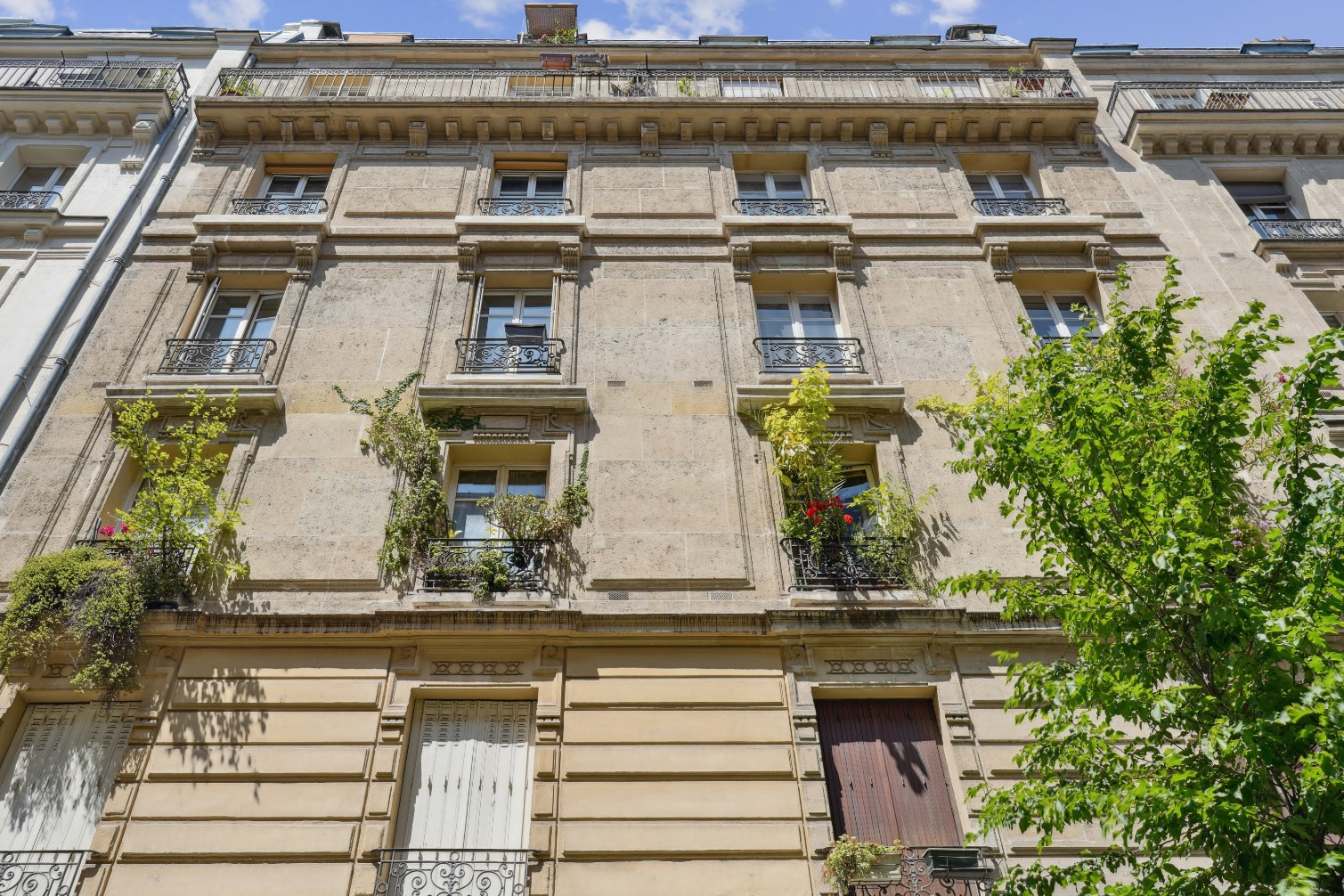 
                                                Vente
                                                 Appartement 2 pièces - Paris 18e