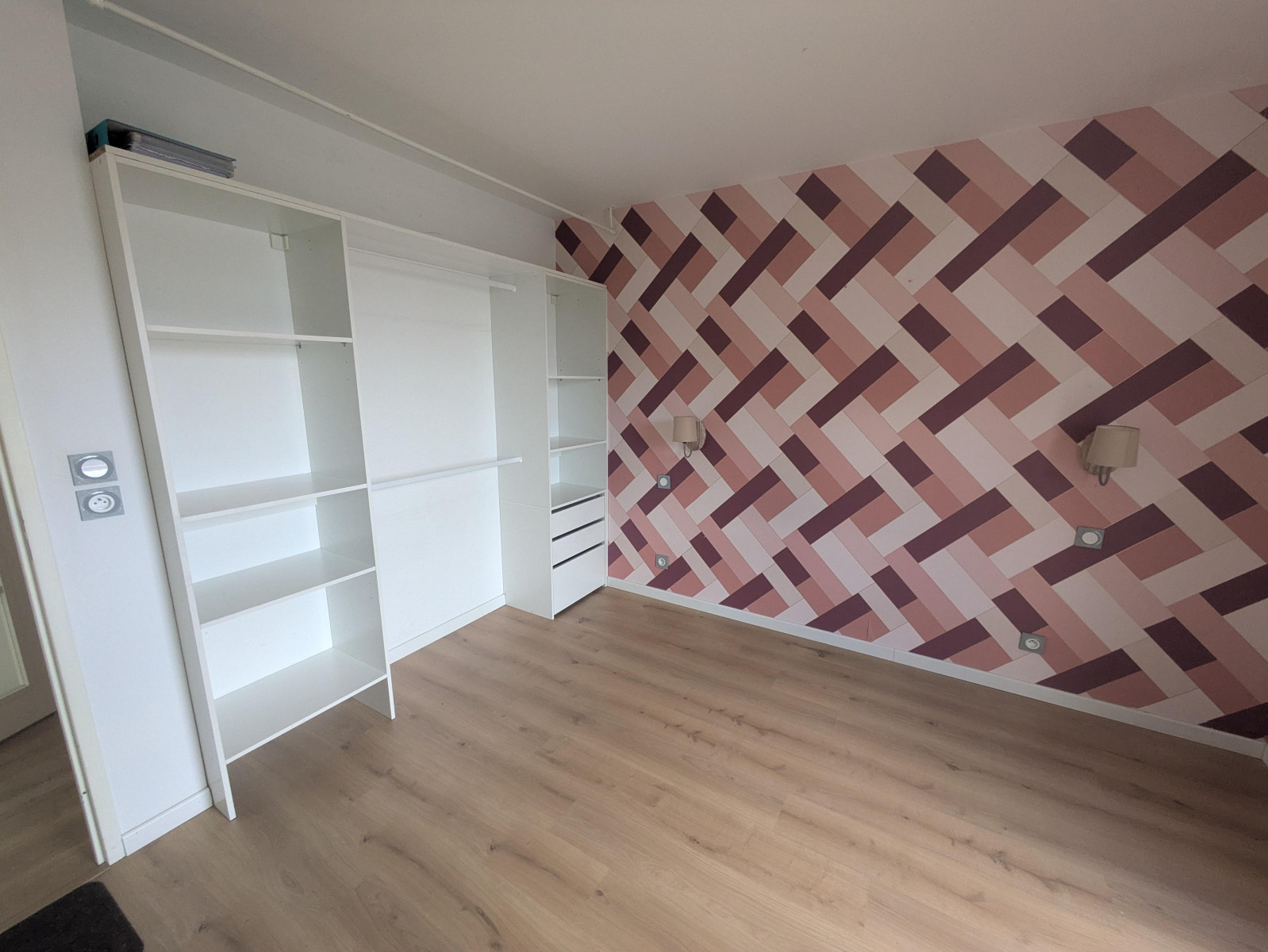 
                                                Vente
                                                 Appartement 2 pièces, parking