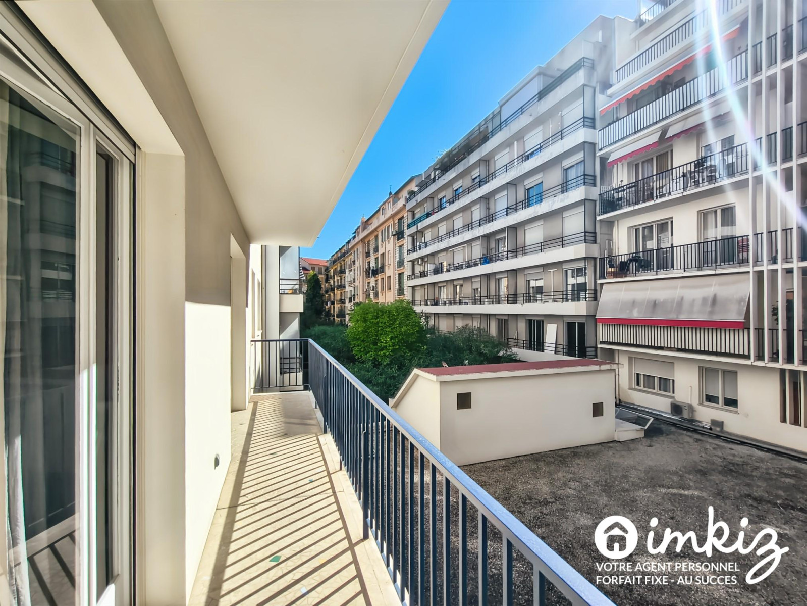 
                                                Vente
                                                 Appartement 2 pièces + parking