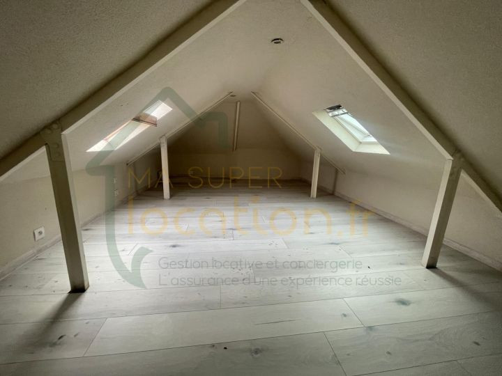 
                                                Location
                                                 Appartement 2 pièces proche IUT