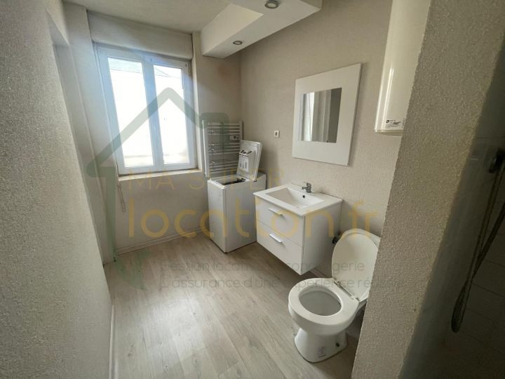 
                                                Location
                                                 Appartement 2 pièces proche IUT