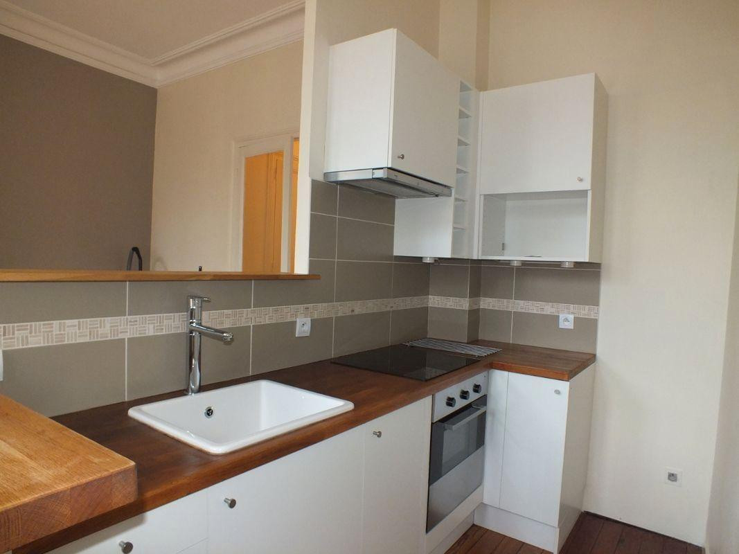 
                                                Location
                                                 Appartement 2 pièces quartier Saint Paul