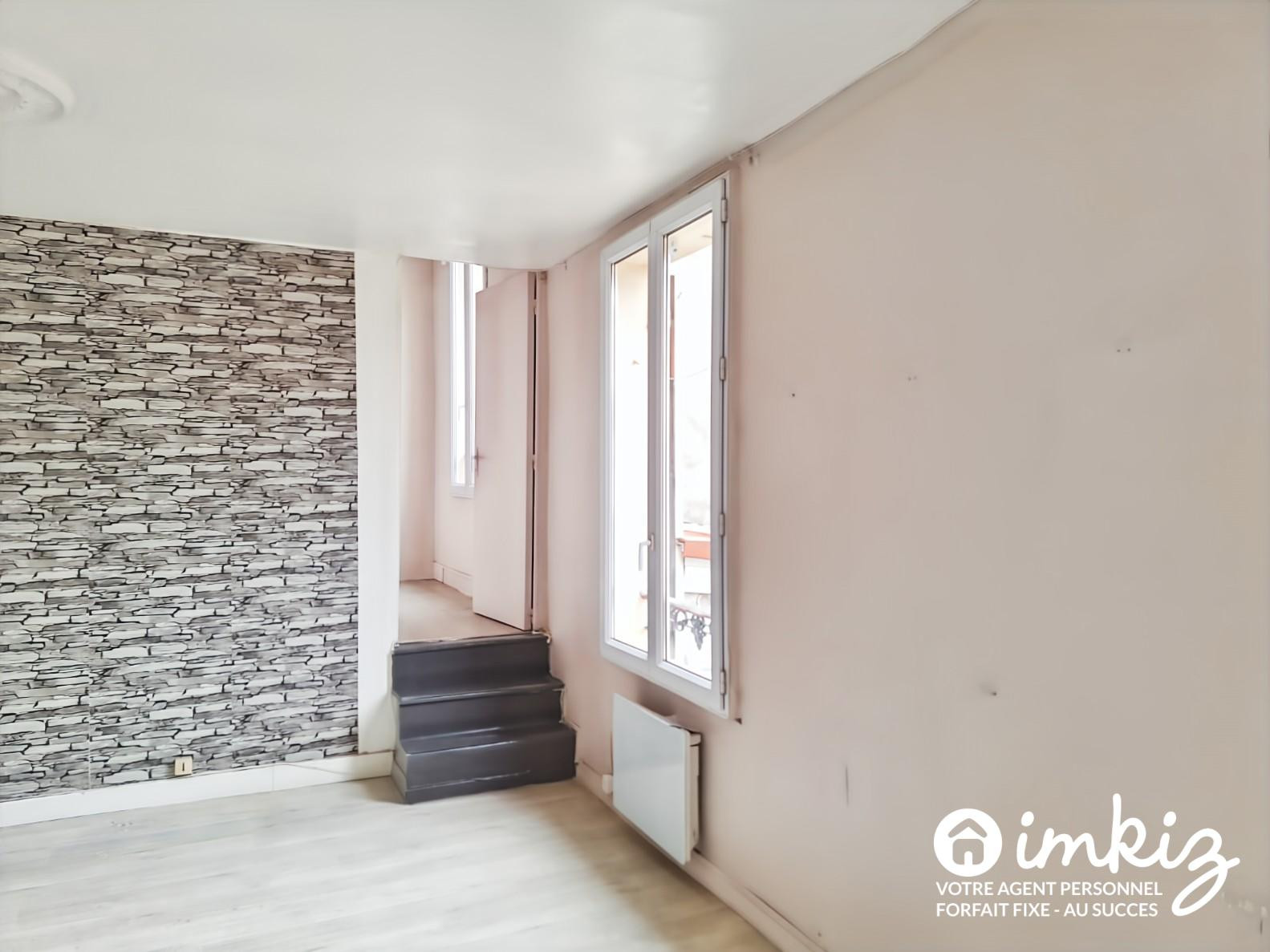 
                                                Vente
                                                 Appartement 2 pièces refait à neuf