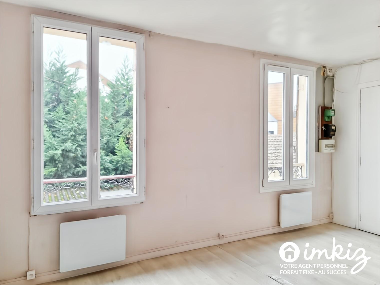 
                                                Vente
                                                 Appartement 2 pièces refait à neuf