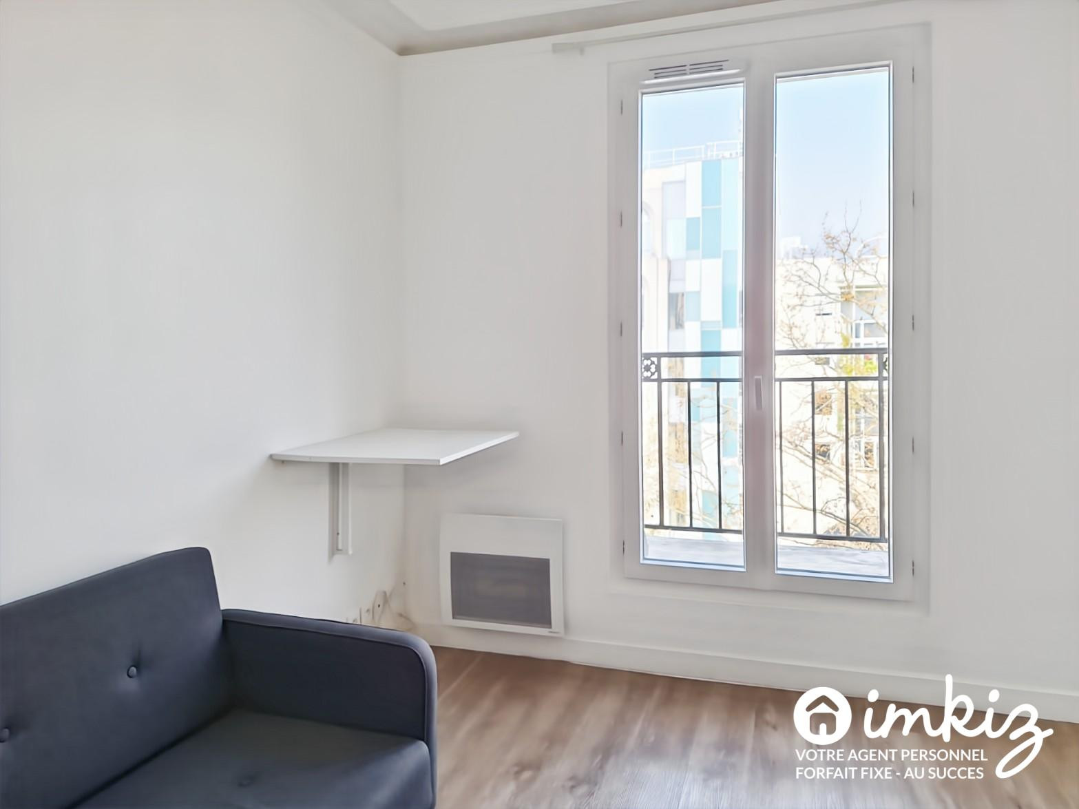 
                                                Vente
                                                 Appartement 2 pièces rénové avec balcon