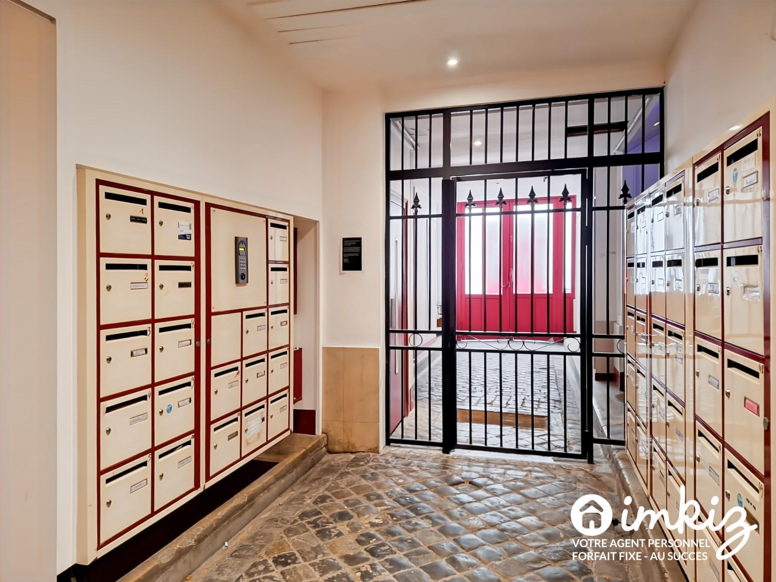 
                                                Vente
                                                 Appartement 2 pièces rénové avec balcon