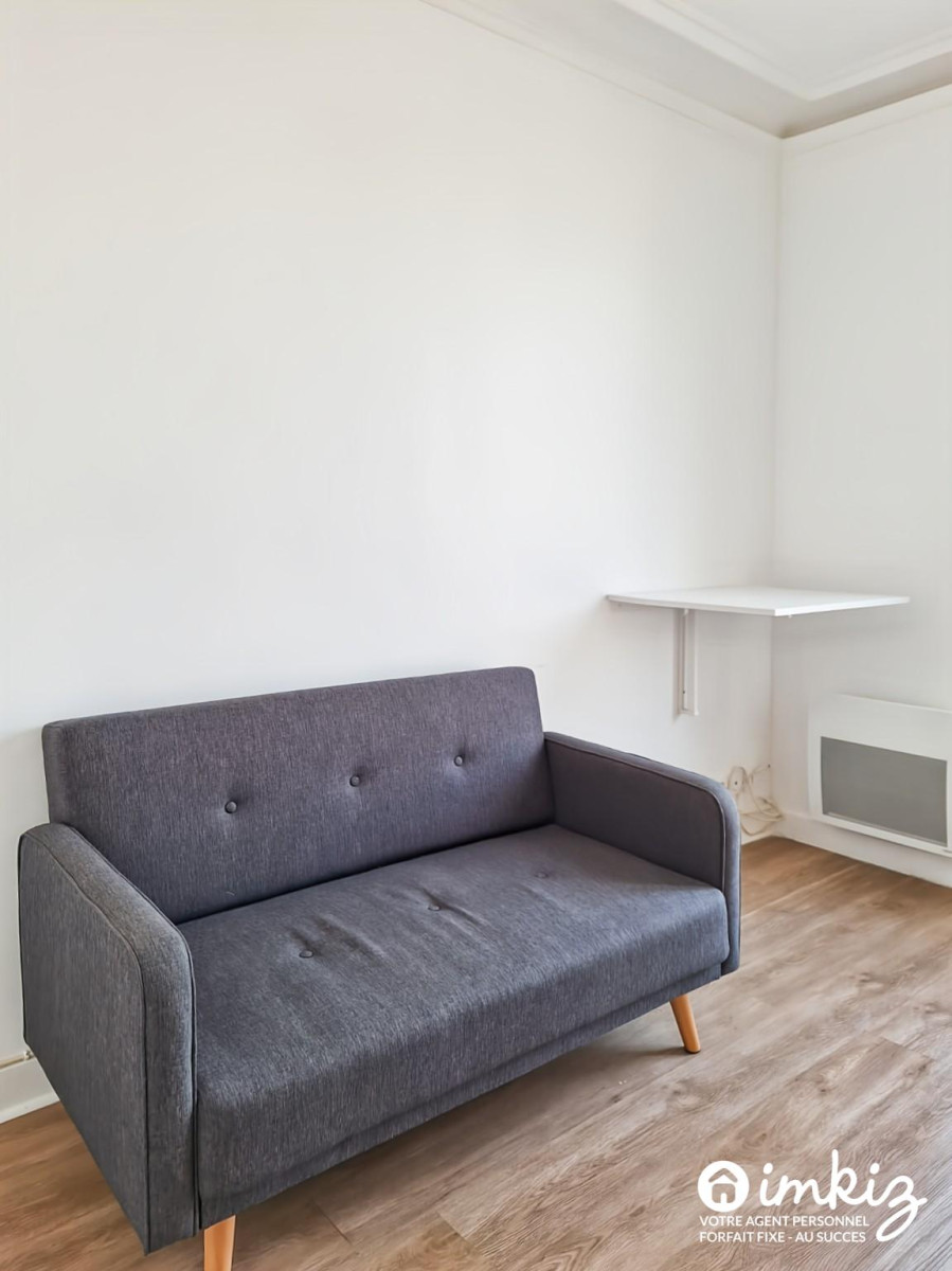 
                                                Vente
                                                 Appartement 2 pièces rénové avec balcon