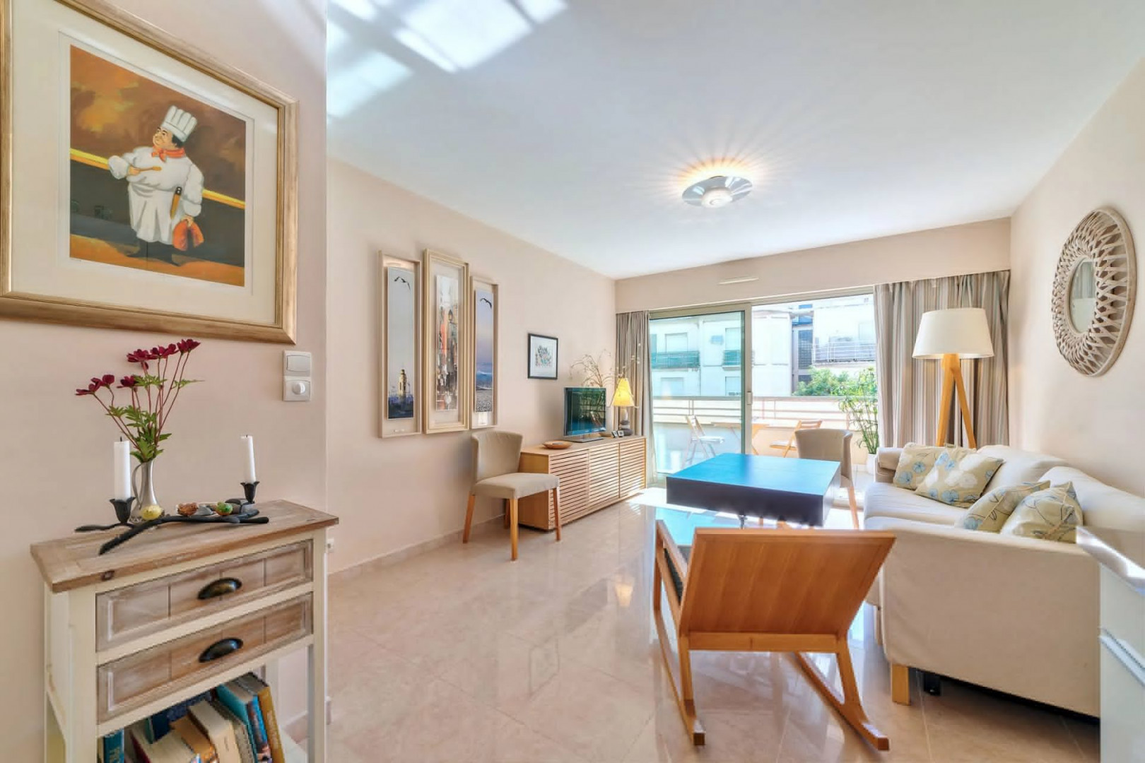 
                                                Vente
                                                 Appartement 2 pièces, résidence de luxe sur la Promenade à Nice