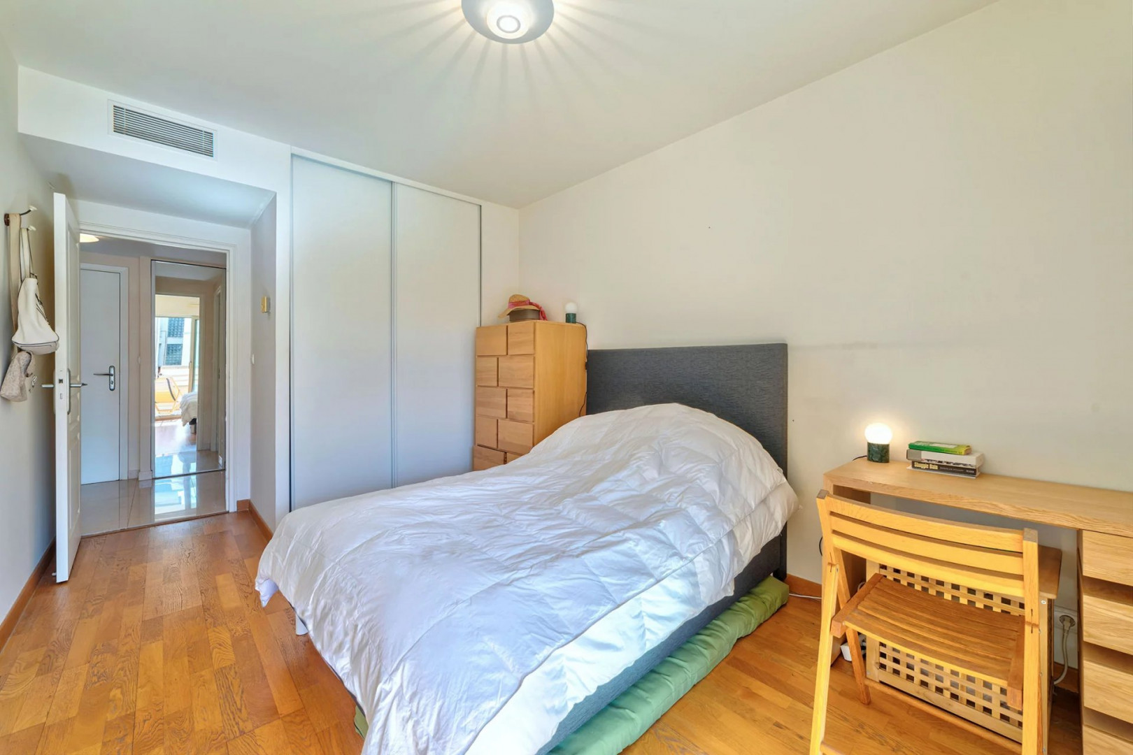 
                                                Vente
                                                 Appartement 2 pièces, résidence de luxe sur la Promenade à Nice