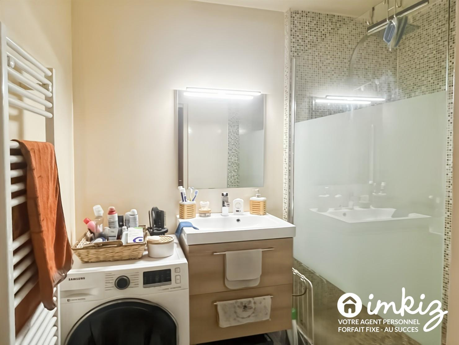 
                                                Vente
                                                 Appartement 2 pièces, resserre et garage sous-sol