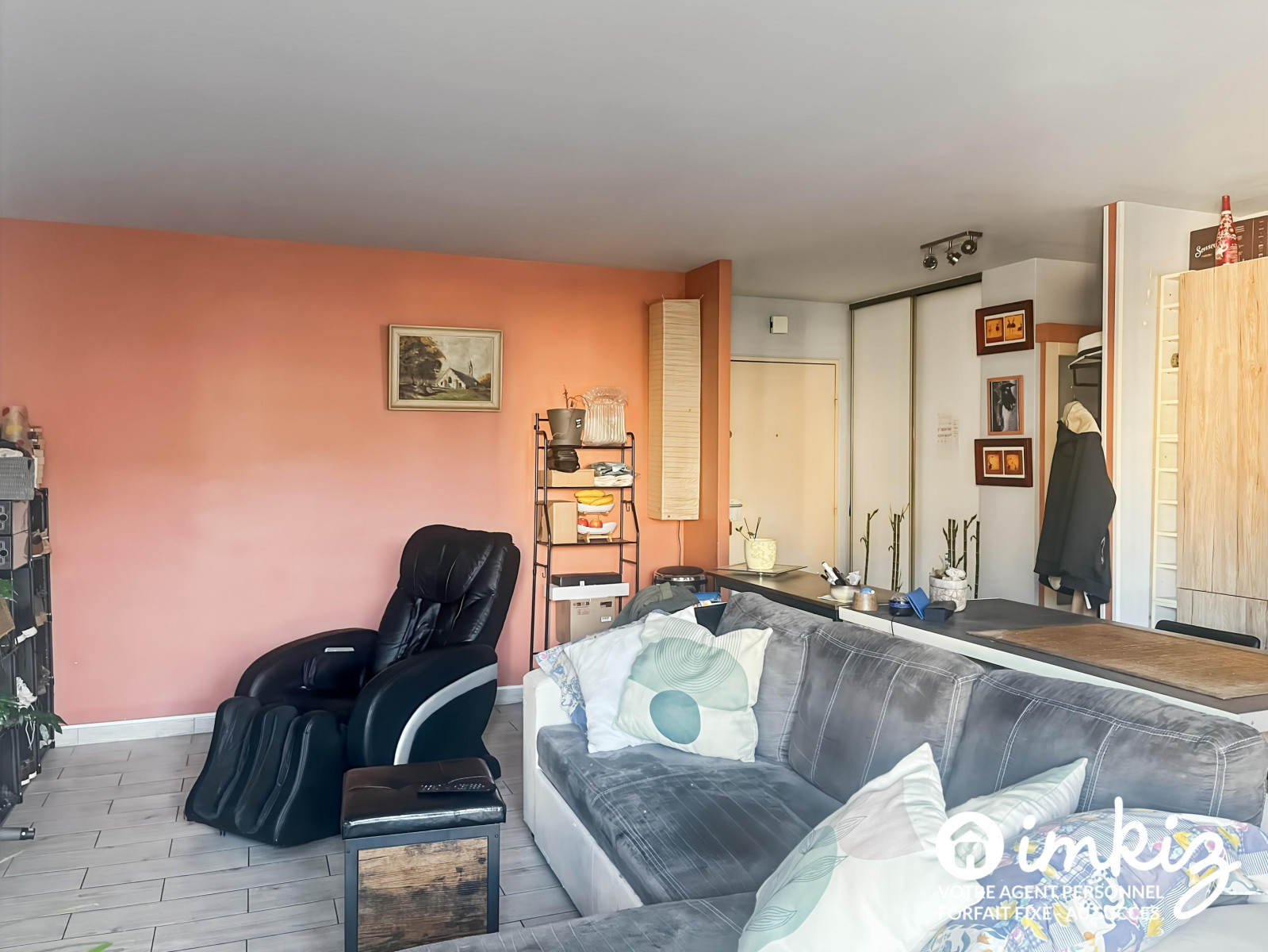 
                                                Vente
                                                 Appartement 2 pièces, resserre et garage sous-sol