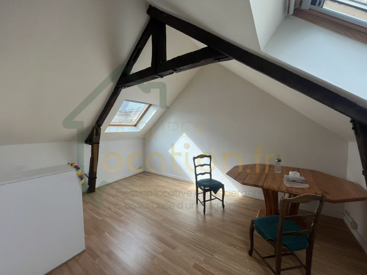 
                                                Location
                                                 Appartement 2 pièces situé en centre ville à SAINT-QUENTIN