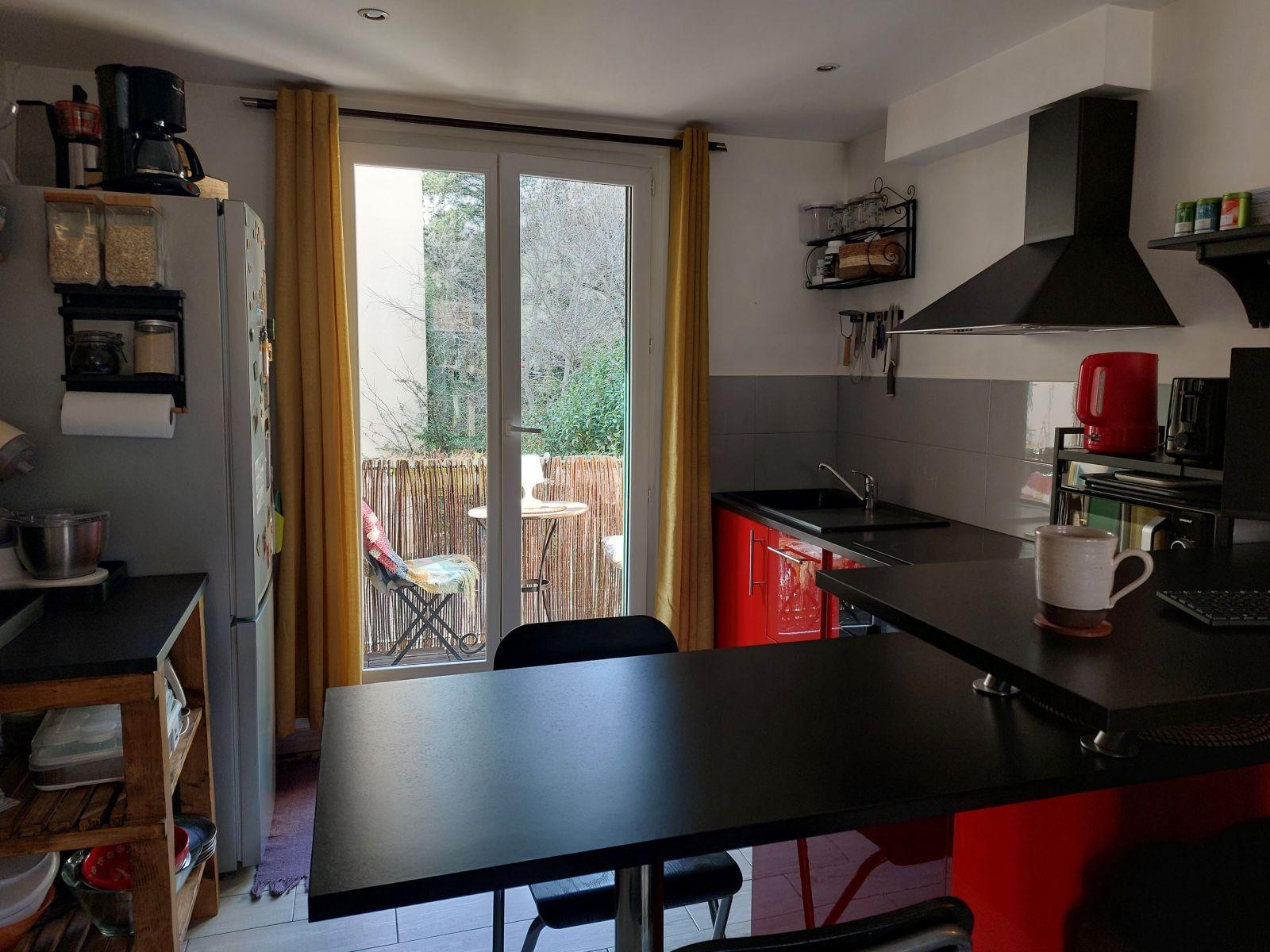 
                                                Location
                                                 Appartement 2 pièces - Stationnement privatif