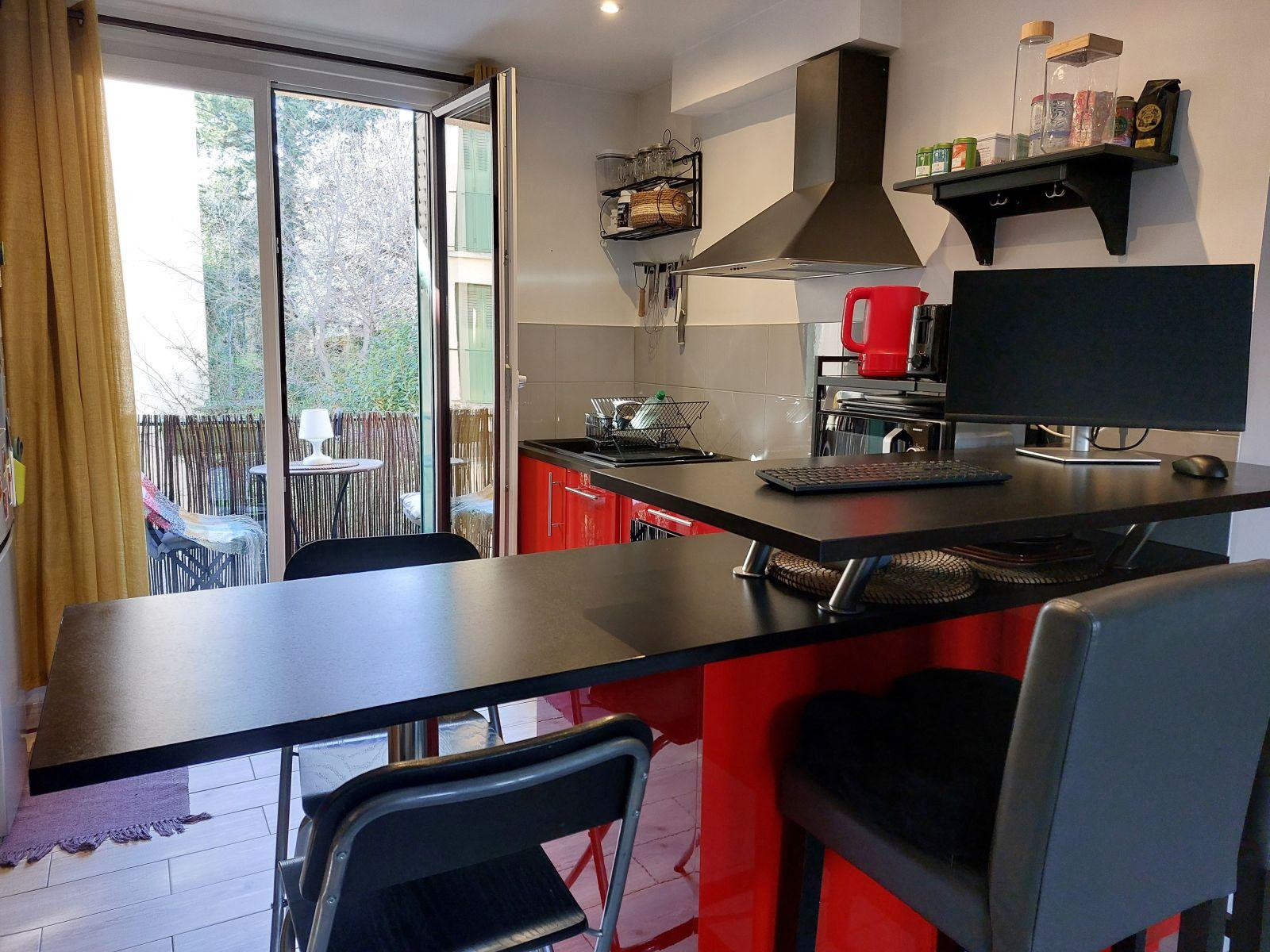 
                                                Location
                                                 Appartement 2 pièces - Stationnement privatif