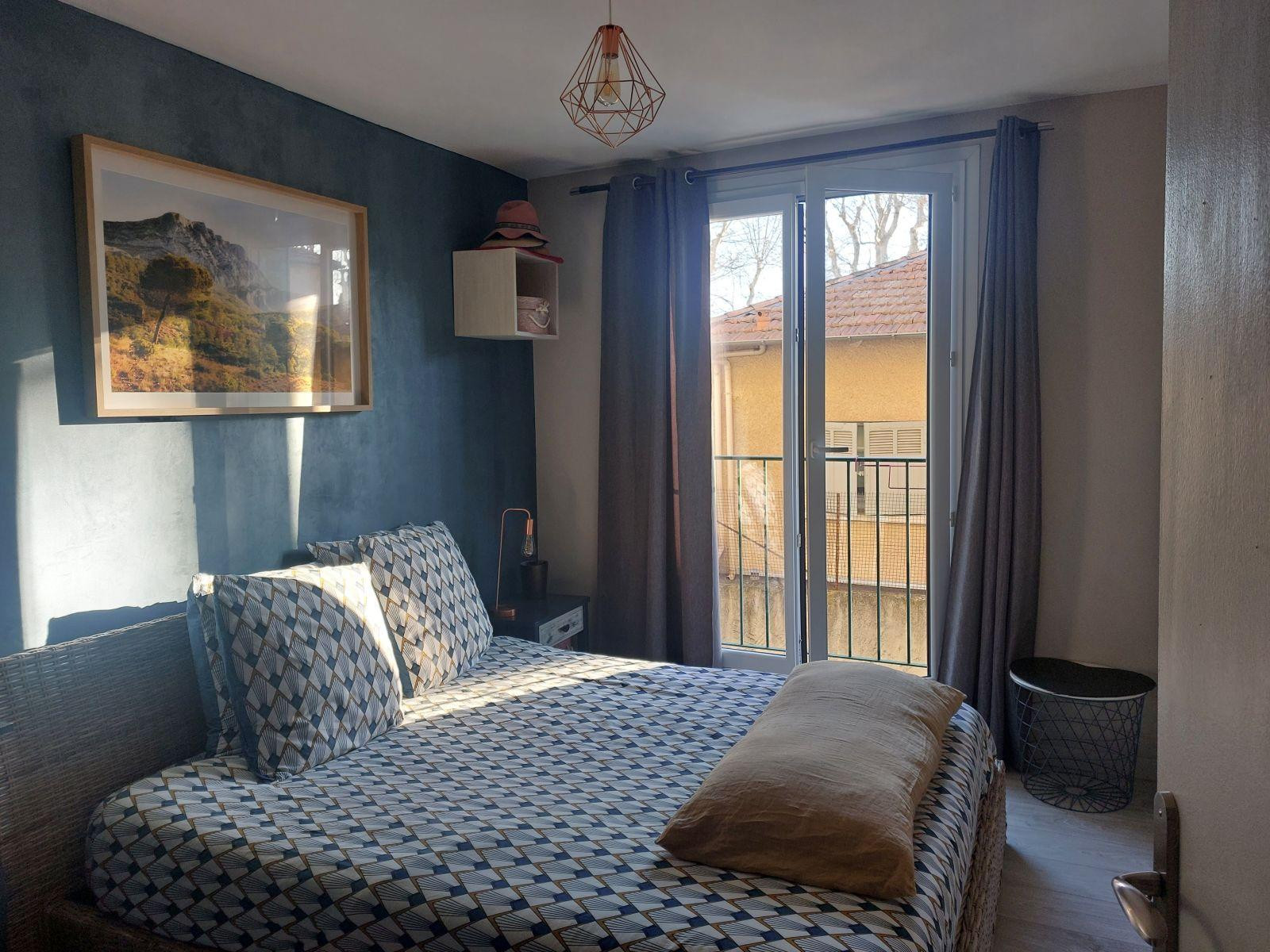 
                                                Location
                                                 Appartement 2 pièces - Stationnement privatif