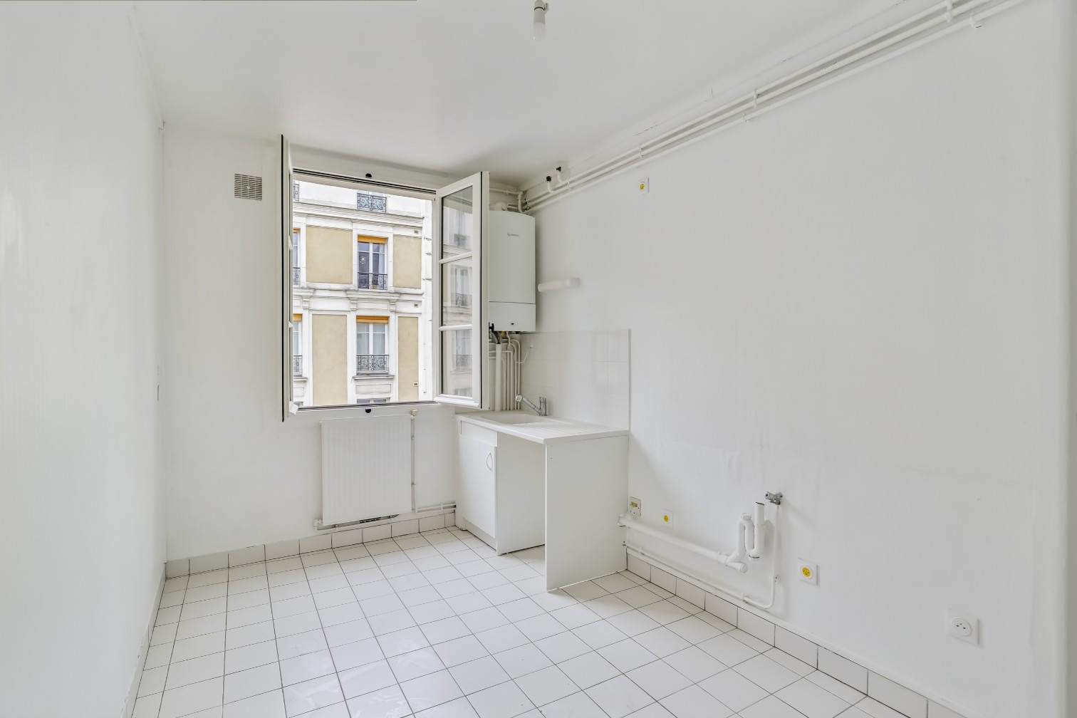 
                                                Vente
                                                 Appartement 2 pièces traversant