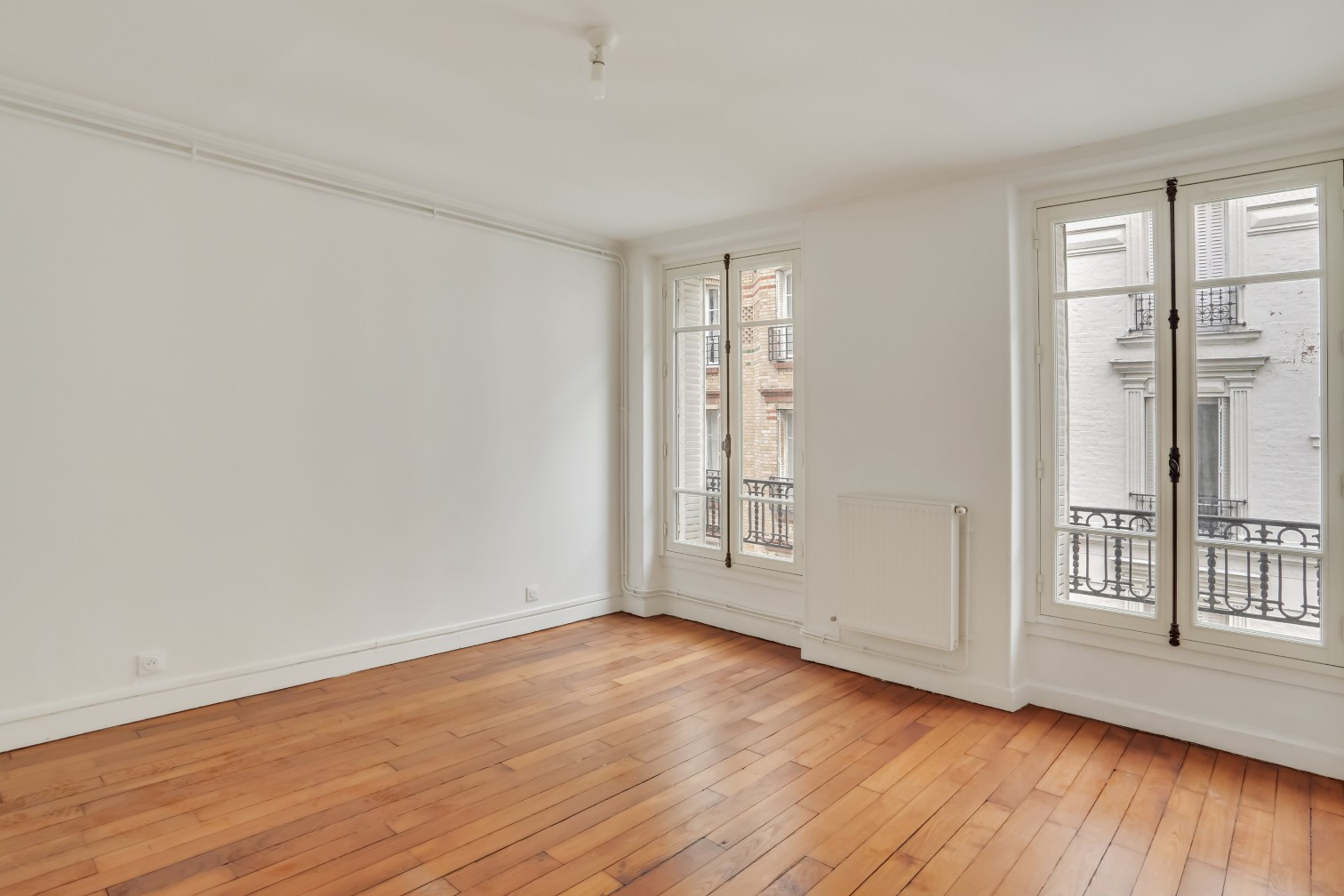 
                                                Vente
                                                 Appartement 2 pièces traversant