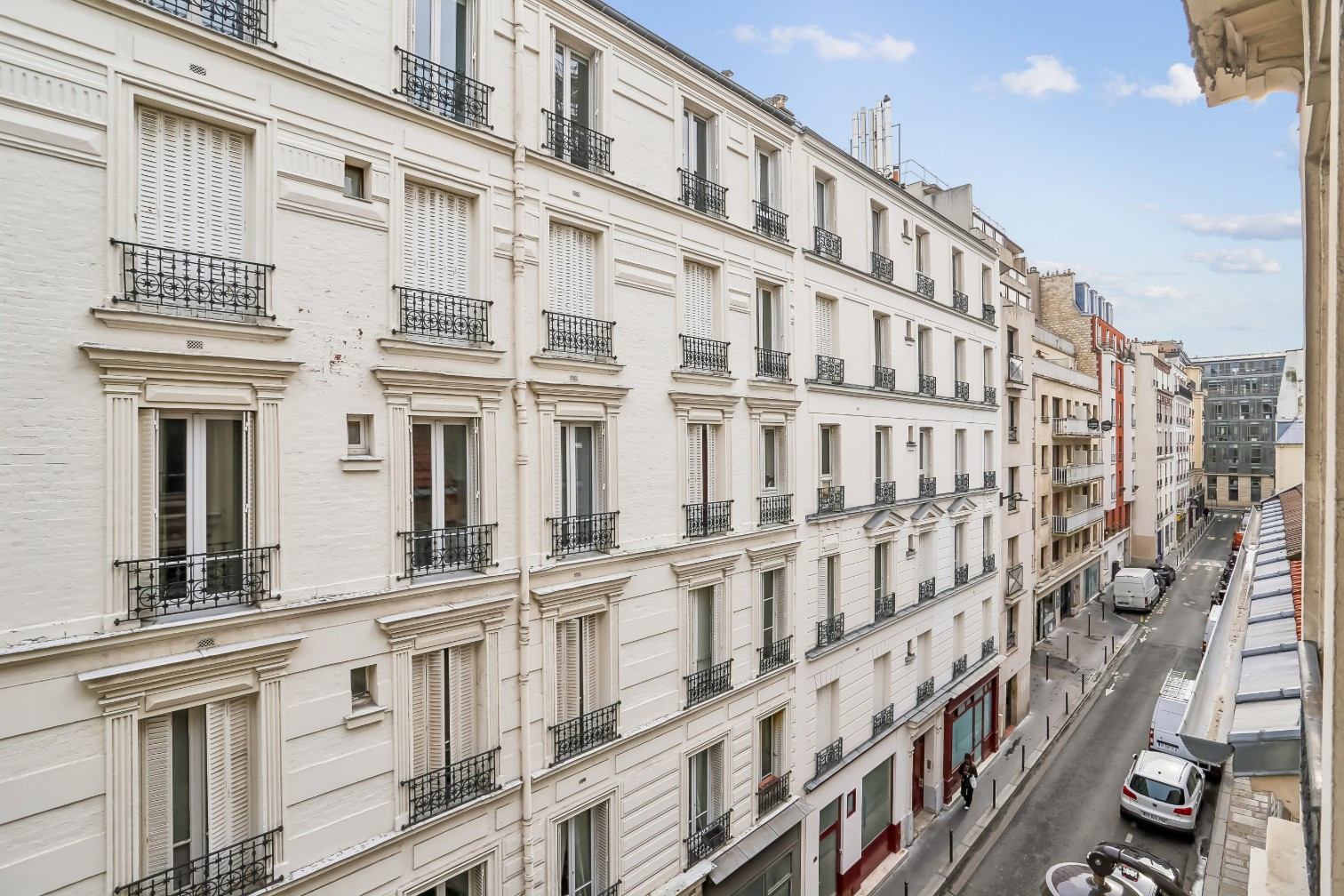 
                                                Vente
                                                 Appartement 2 pièces traversant