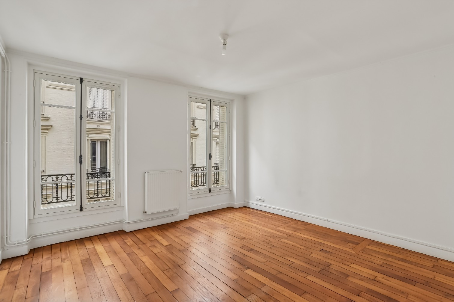 
                                                Vente
                                                 Appartement 2 pièces traversant