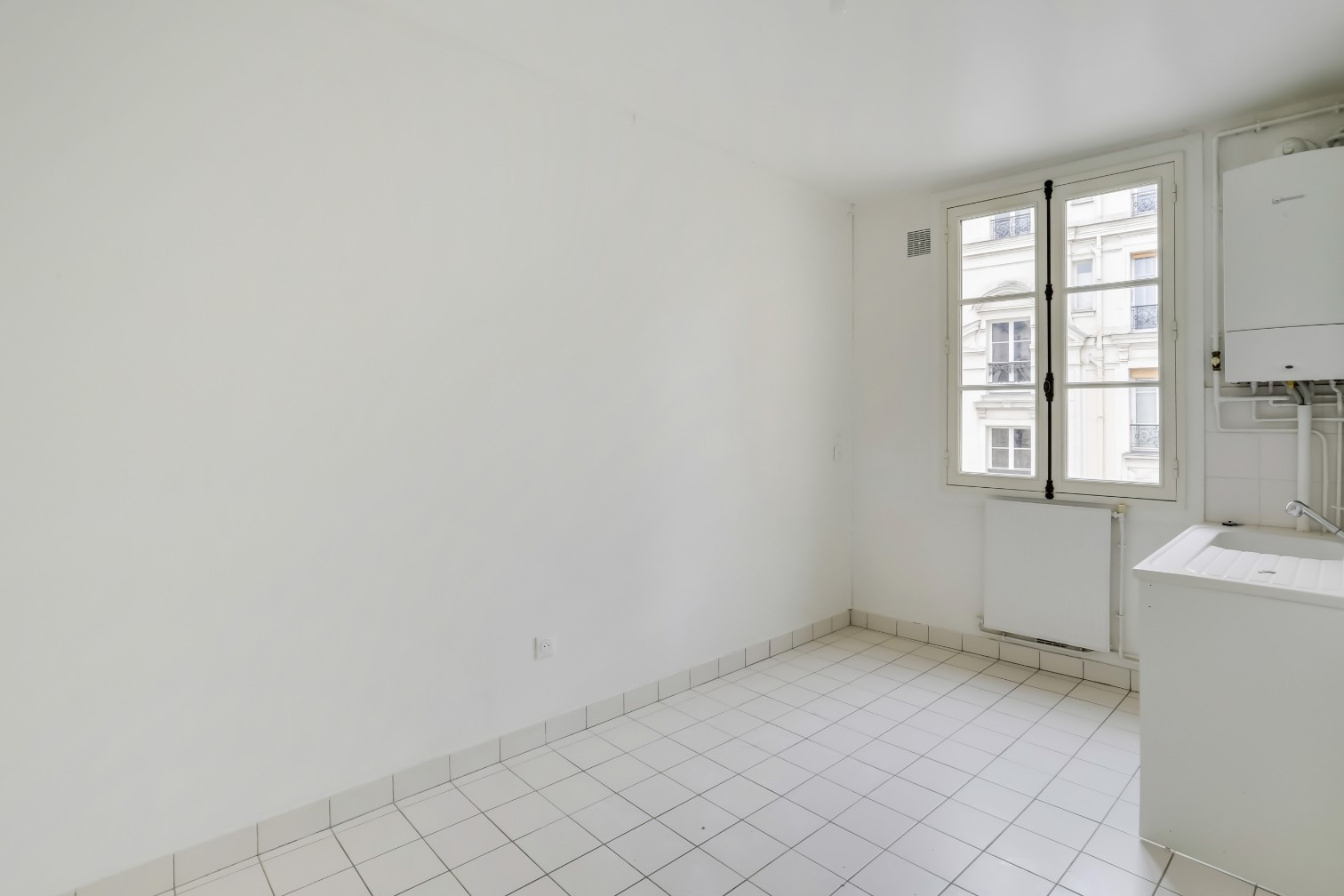 
                                                Vente
                                                 Appartement 2 pièces traversant
