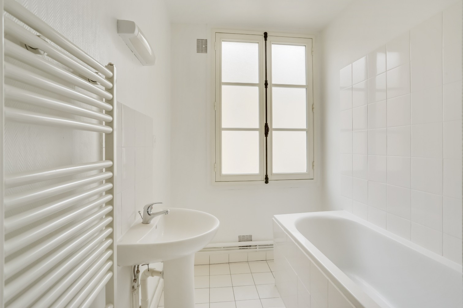 
                                                Vente
                                                 Appartement 2 pièces traversant