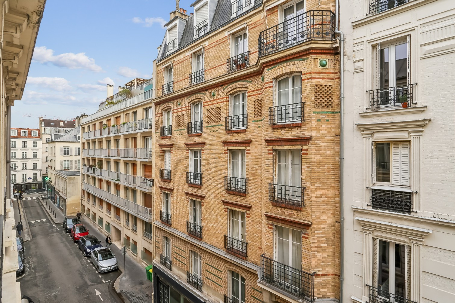 
                                                Vente
                                                 Appartement 3 pièces traversant - Loué