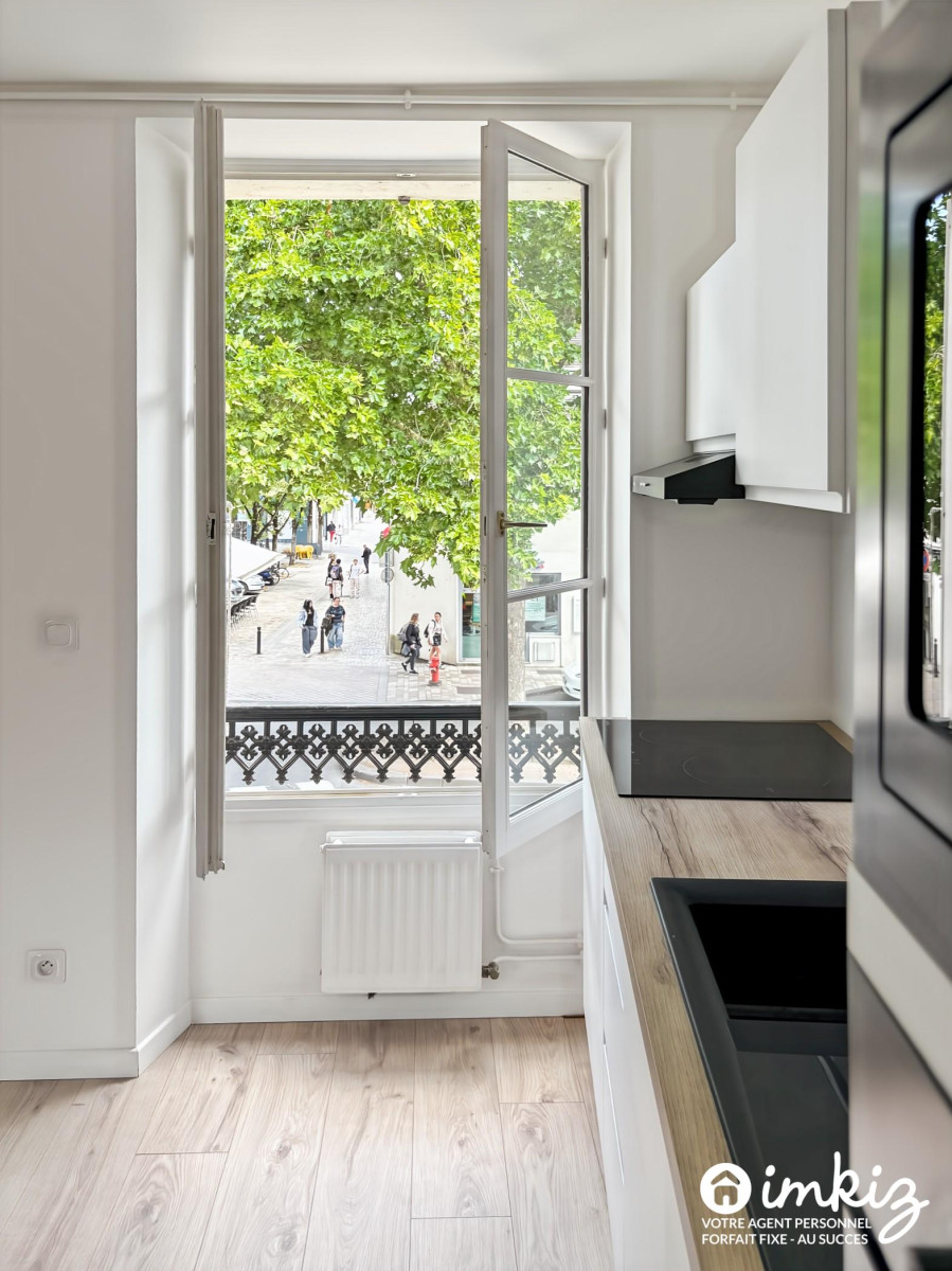 
                                                Vente
                                                 Appartement 2 pièces traversant, avec dressing