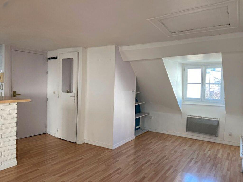 
                                                Location
                                                 Appartement 2 pièces Versailles Notre-Dame