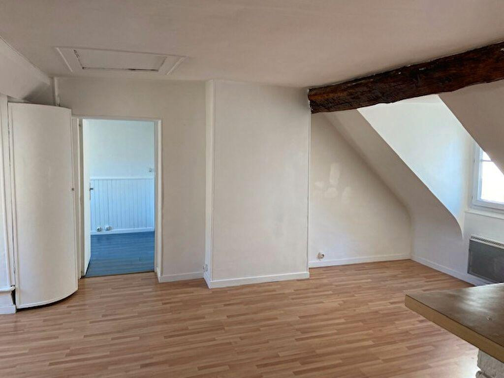 
                                                Location
                                                 Appartement 2 pièces Versailles Notre-Dame