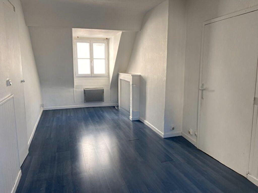 
                                                Location
                                                 Appartement 2 pièces Versailles Notre-Dame