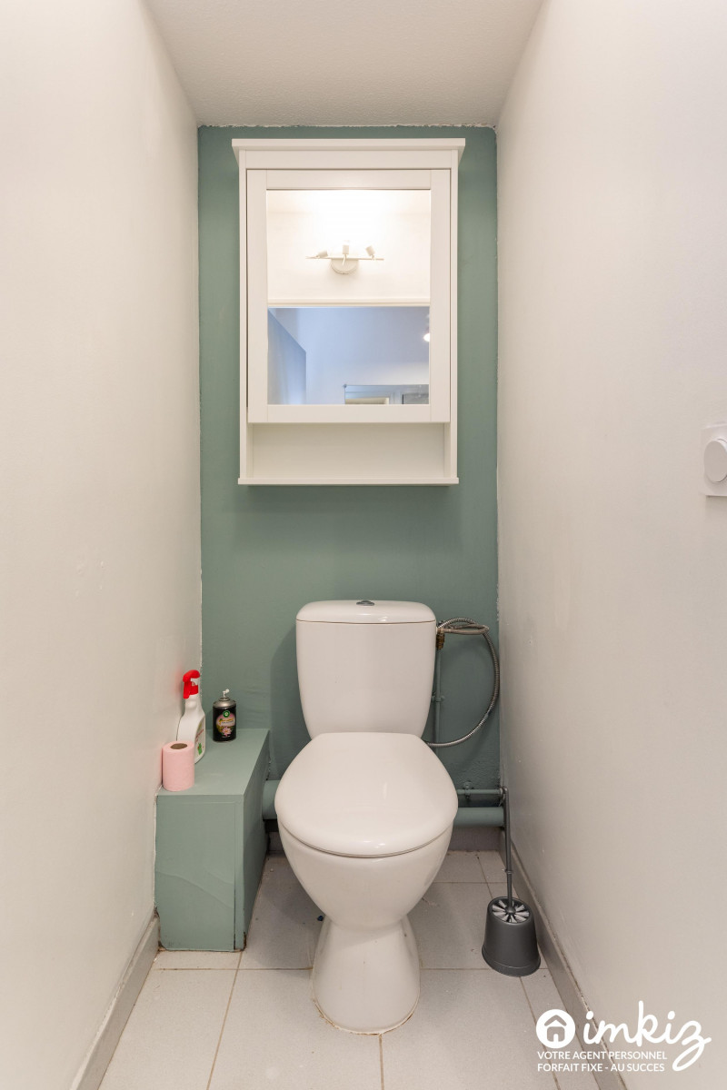 
                                                Vente
                                                 Appartement 2 pièces, vient d être refait à neuf