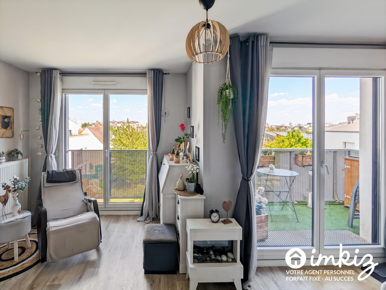 
                                                Vente
                                                 Appartement 2 pièces vue dégagée