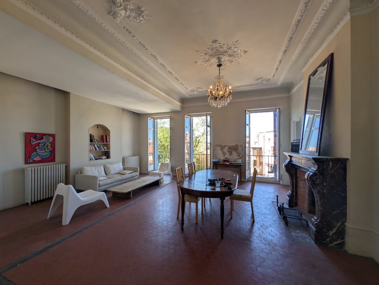 
                                                Location
                                                 Appartement 212m² - Cours Julien
