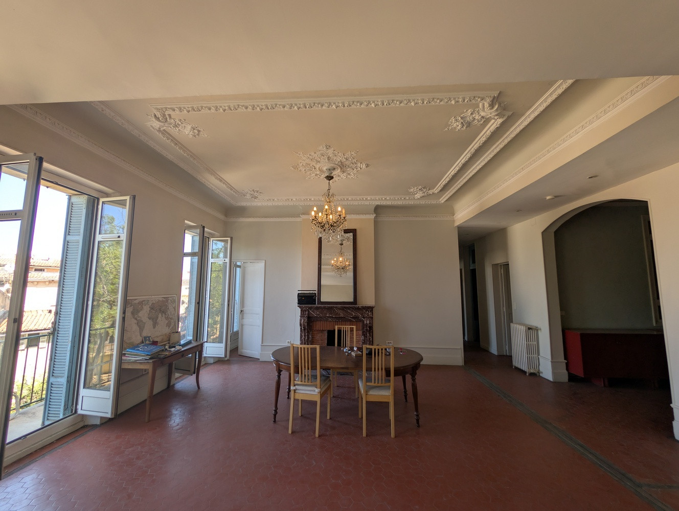 
                                                Location
                                                 Appartement 212m² - Cours Julien