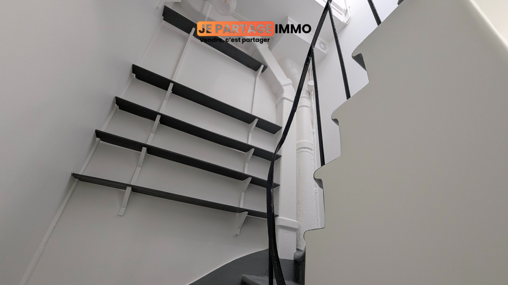 
                                                Vente
                                                 Appartement · 22 m² · 2 pièces