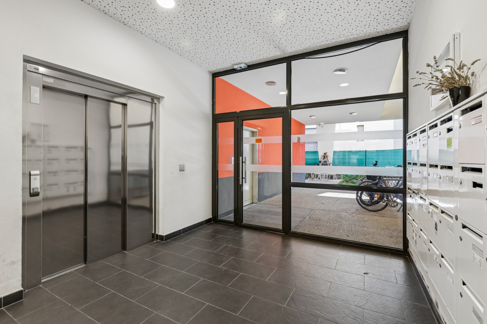 
                                                Vente
                                                 Appartement 27 m² - Montreuil