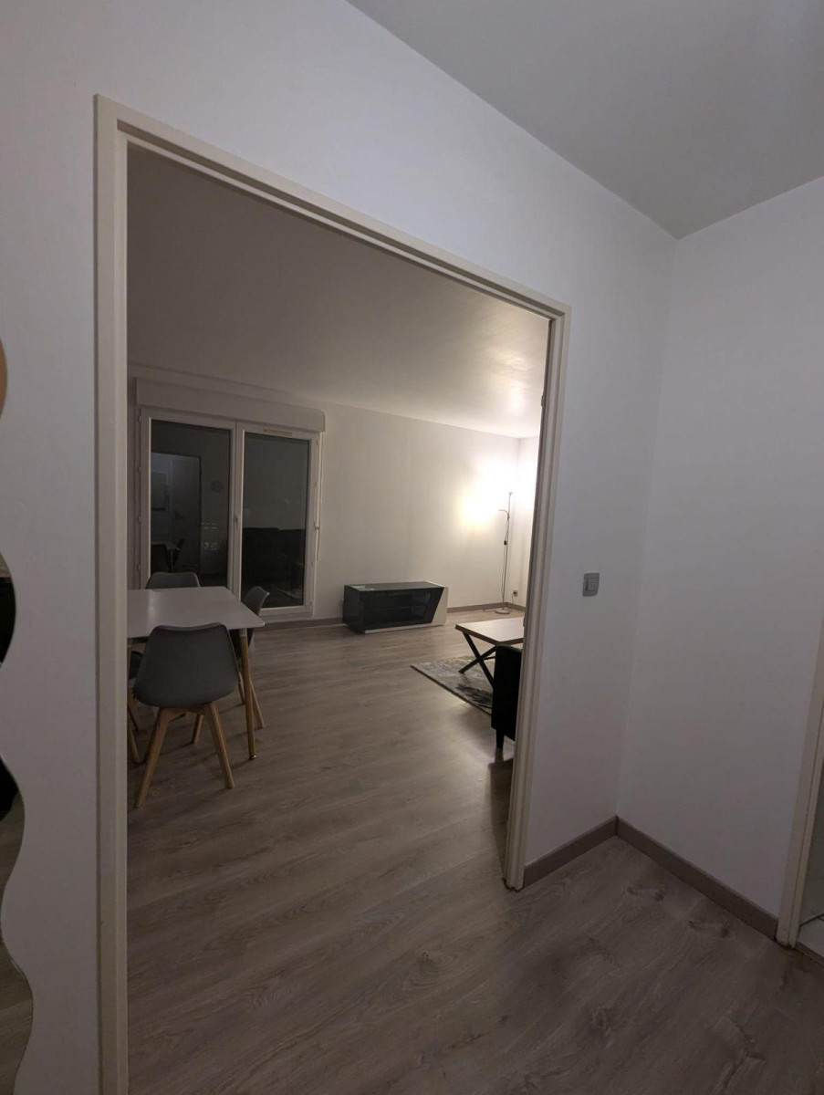 
                                                Location
                                                 Appartement 2P 46

m² bien équipé